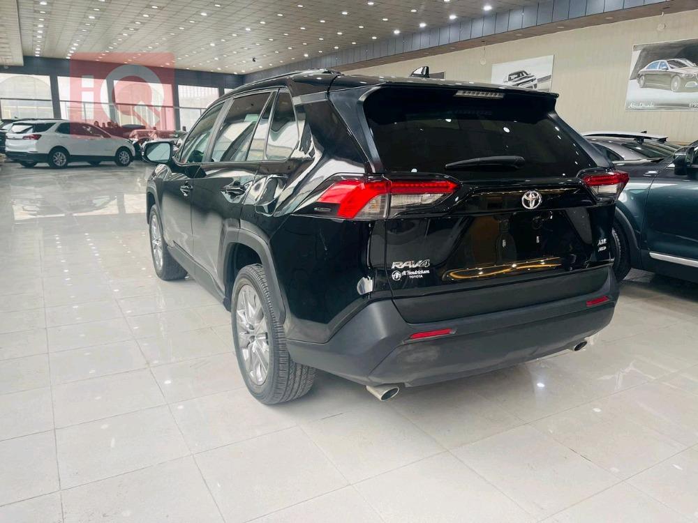 تۆیۆتا ڕاڤ 4